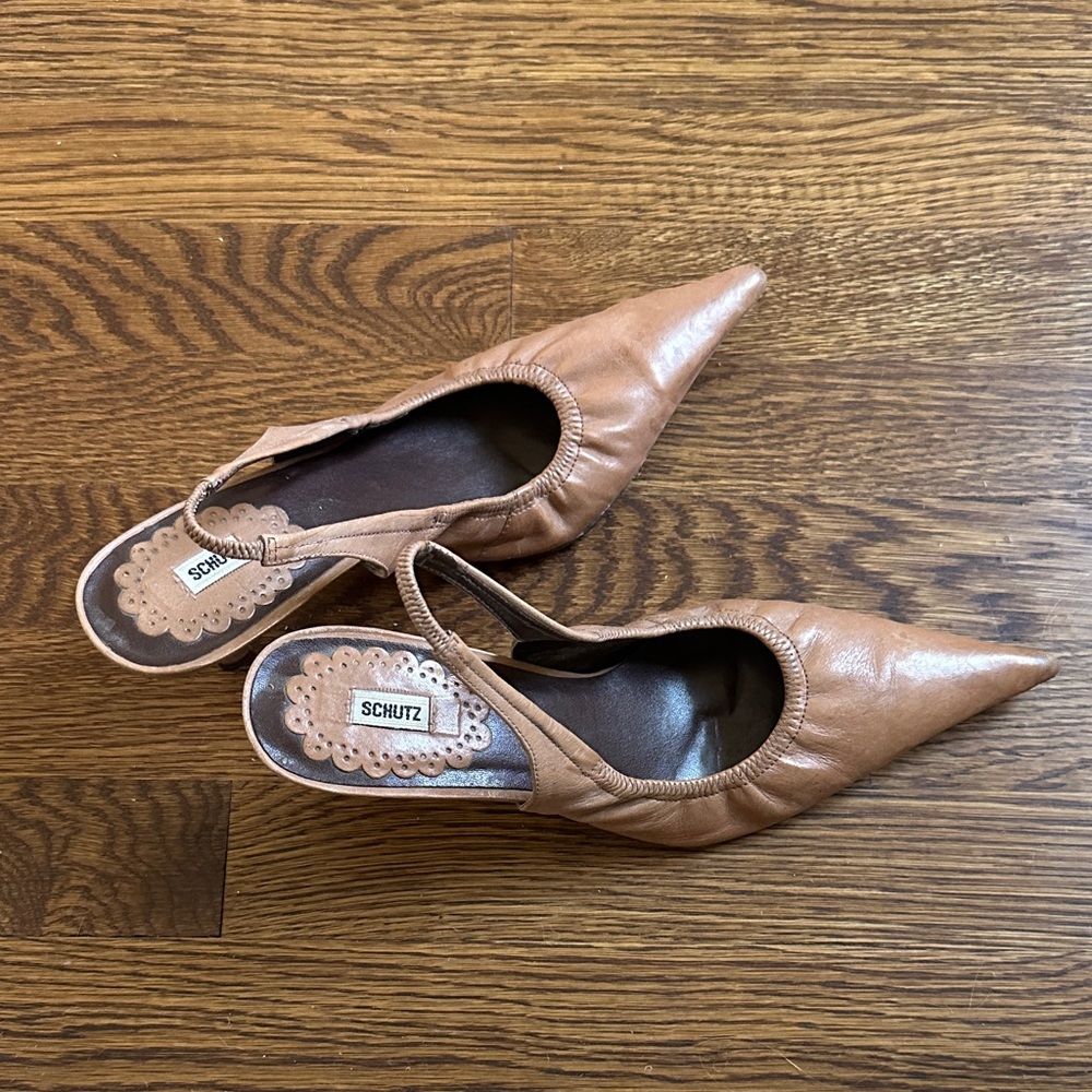 SCHUTZ Tan Pointed Leather Slingback Mules